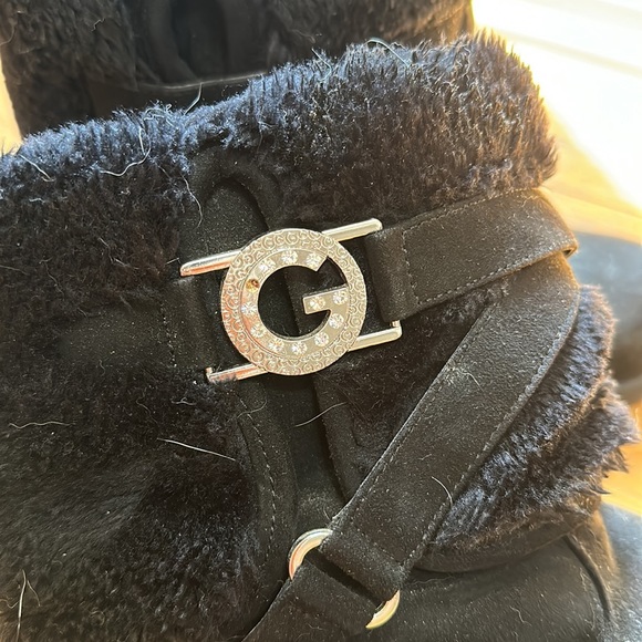 Women’s GBG By Guess Short Fur Faux Suede Boots With Rhinestone G Buckle 8.5 - Picture 4 of 5